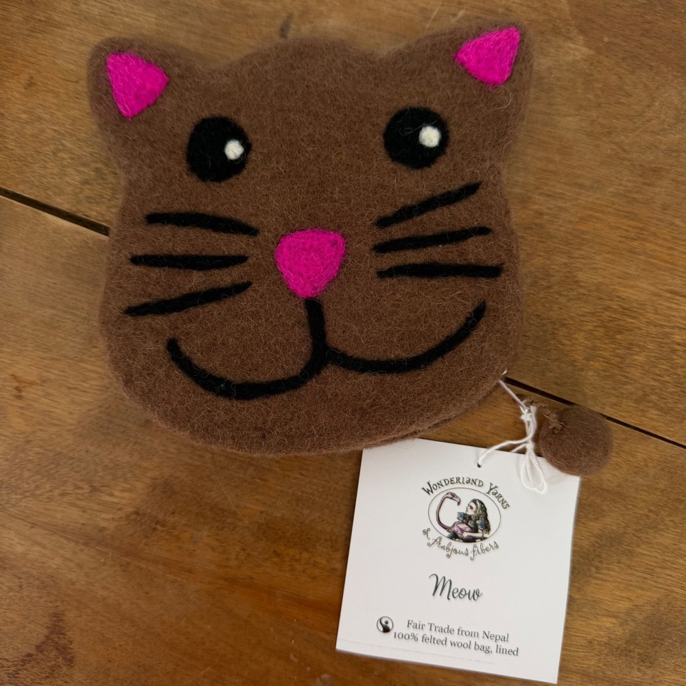Wonderland Yarns Meowe Notions Bag Felted Wool‎ Cat Pouch Purse Frabjous Fibers